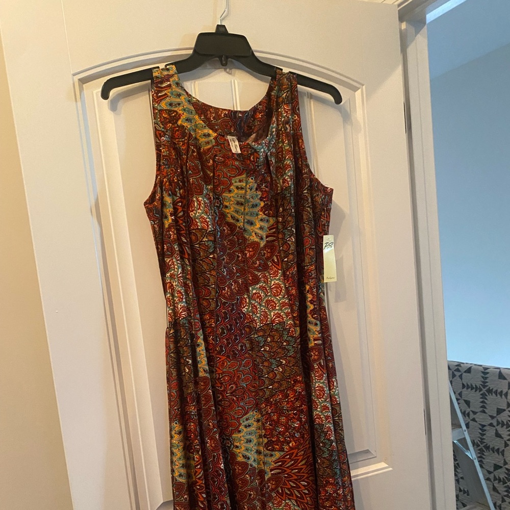 ❤️🧡NWT Sleevless Dress, with cute attched belt💛❤️
